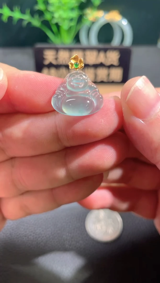 翡翠18K金镶嵌颈饰翡翠