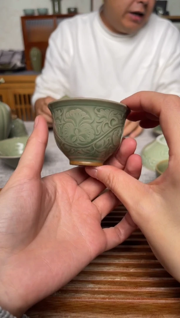 陶瓷手工秘色牡丹纹  铃铛杯
