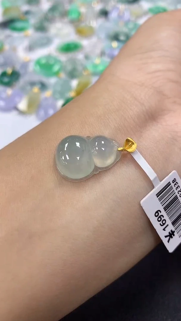 颈饰18K金镶嵌翡翠a货假一赔三支持复检百元上9元证书费自理