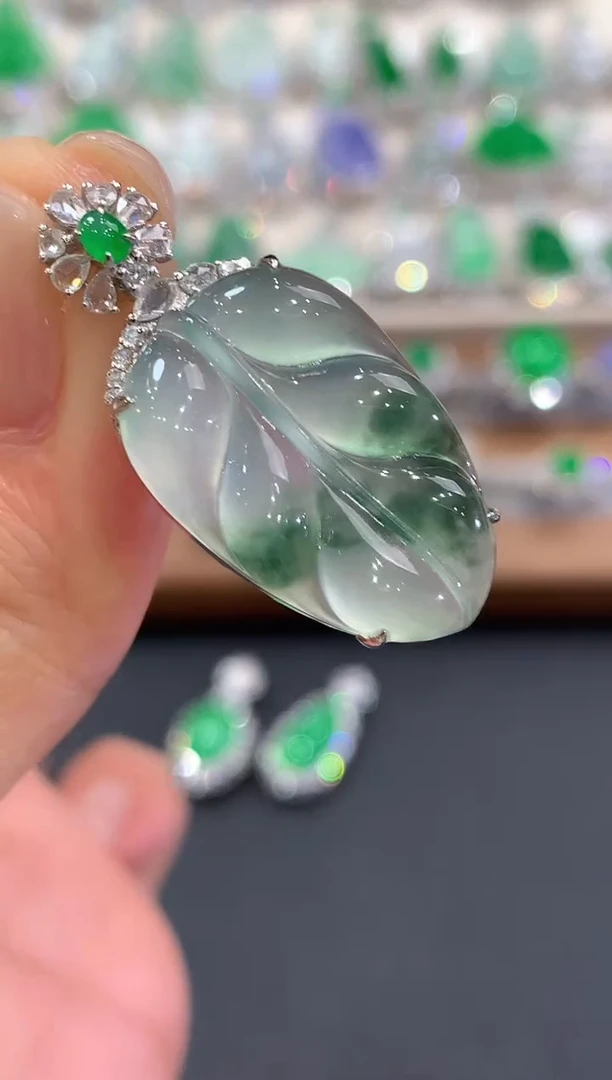 吊坠(不含链)18K金镶嵌翡翠a55