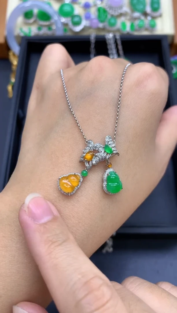 颈饰18K金镶嵌翡翠662-中国好珍宝