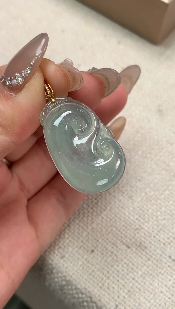 【闪购商品】翡翠吊坠(不含链)18K金镶嵌如意