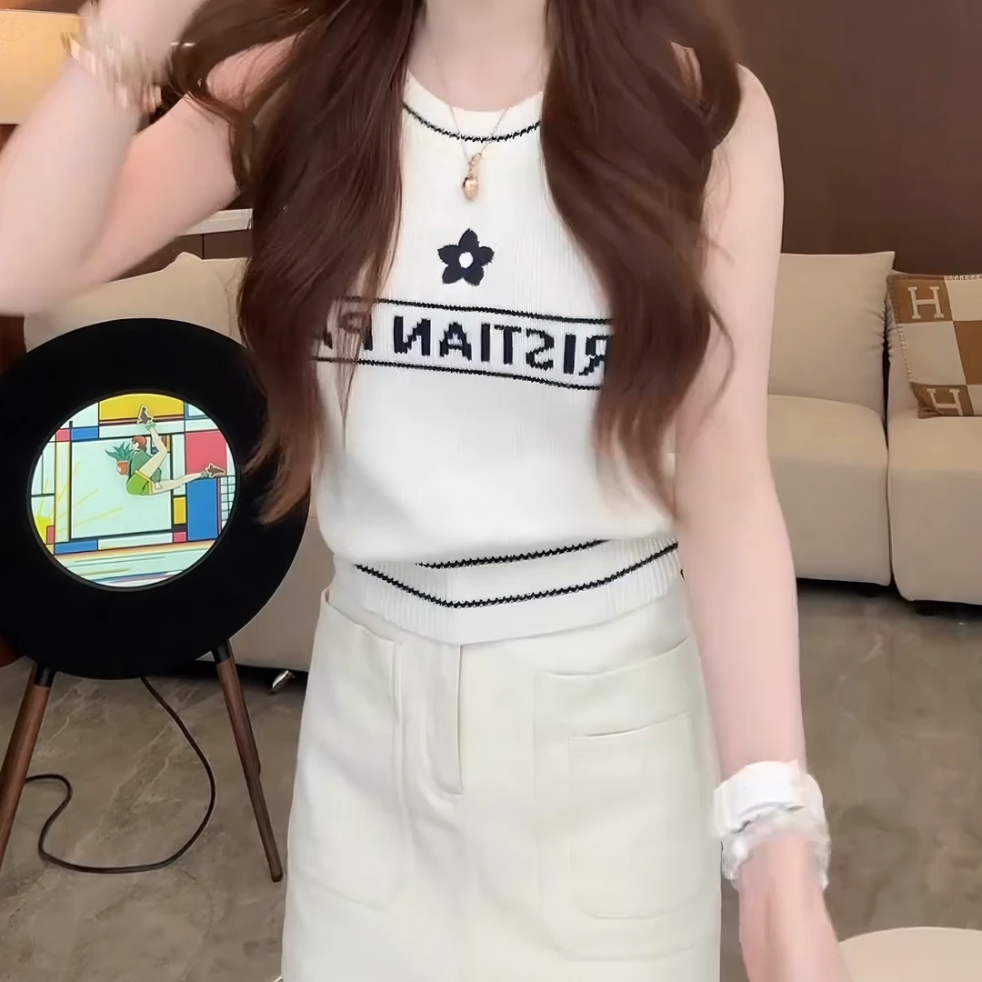 2025夏季新款时尚减龄网红上衣气质百搭通勤减龄背心女LK2504167