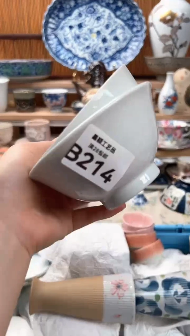 瓷片格*。214B  杯子 盘子 碗