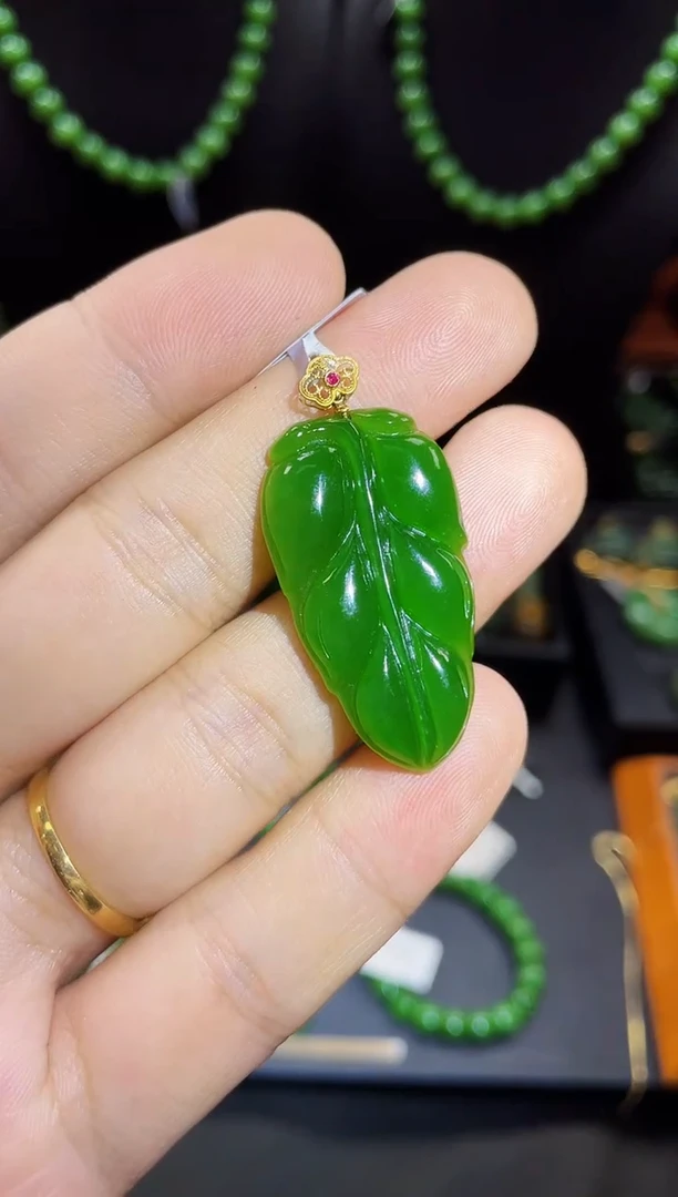 【闪购商品】和田玉吊坠18K金镶嵌多样性发一