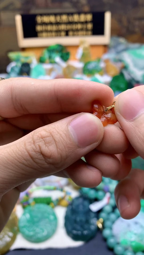 颈饰未镶嵌翡翠天然A货翡翠