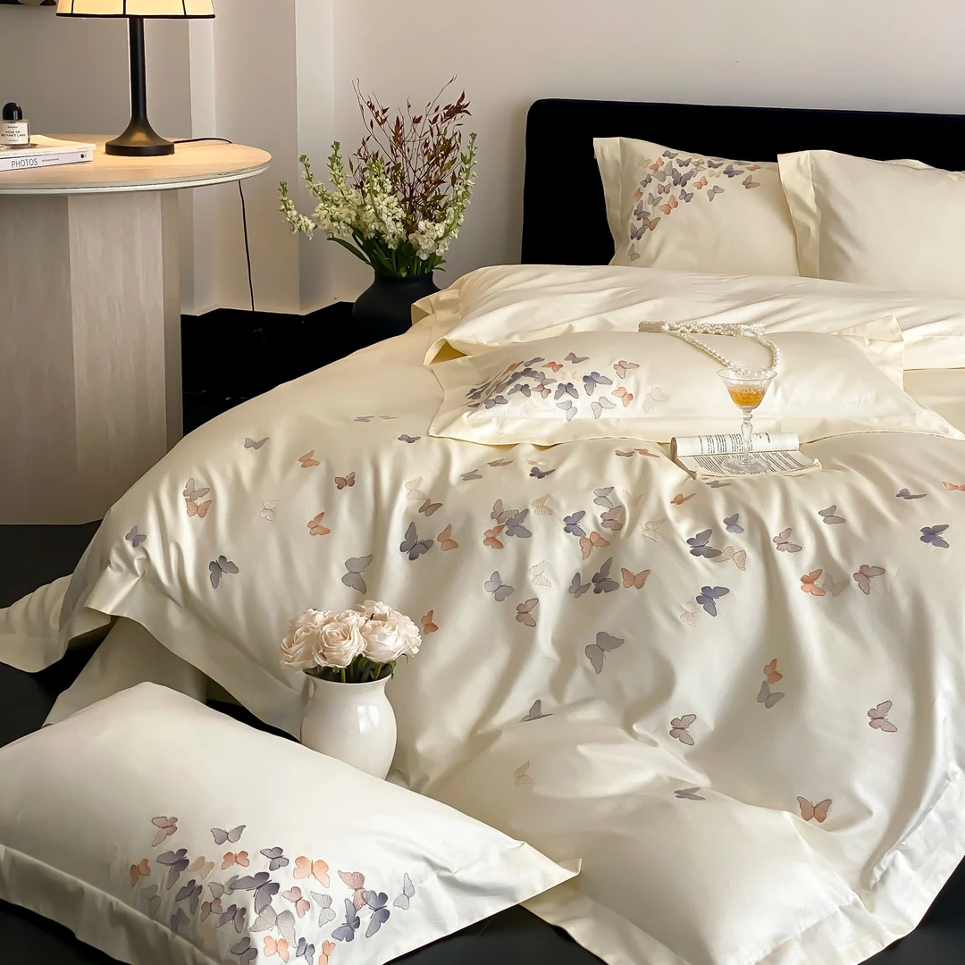 【专版花型•奢系列•星光蝶影】100（50*50）长绒棉刺绣四件套