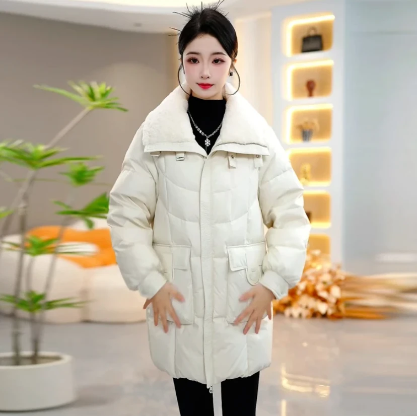 羽绒服新品时尚洋气高端翻领女2025年冬季新款加厚宽松保暖中长款