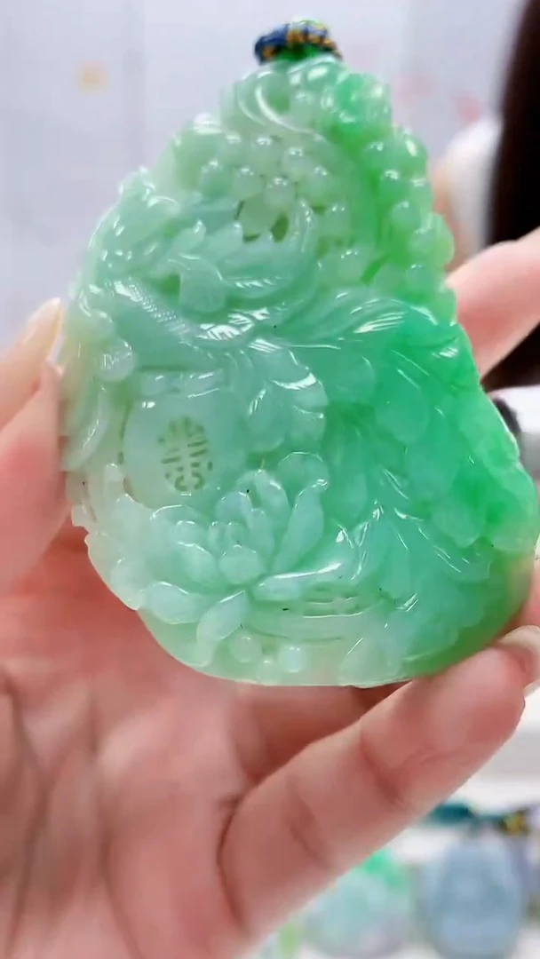 未镶嵌定制翡翠4957lr-毛货挂件赠珠链152
