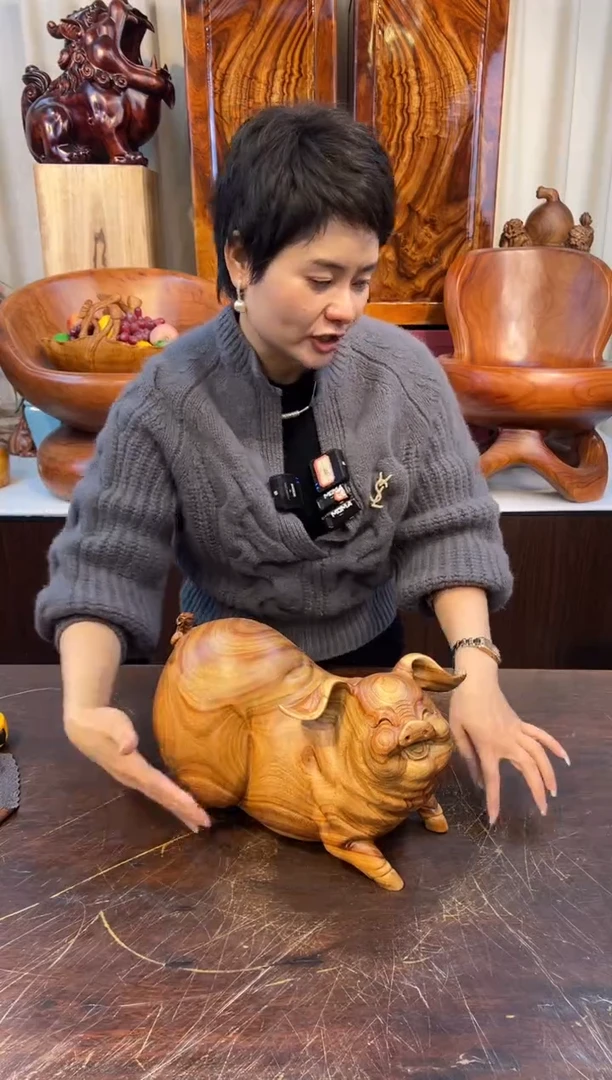 【闪购商品】稳定木实木创意福猪