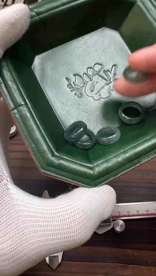 【闪购商品】翡翠挂件未镶嵌翡翠配饰