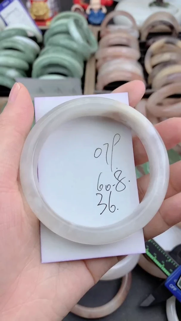 未镶嵌手镯石英质玉079