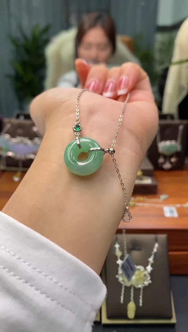 颈饰银S925镶嵌翡翠净货16359