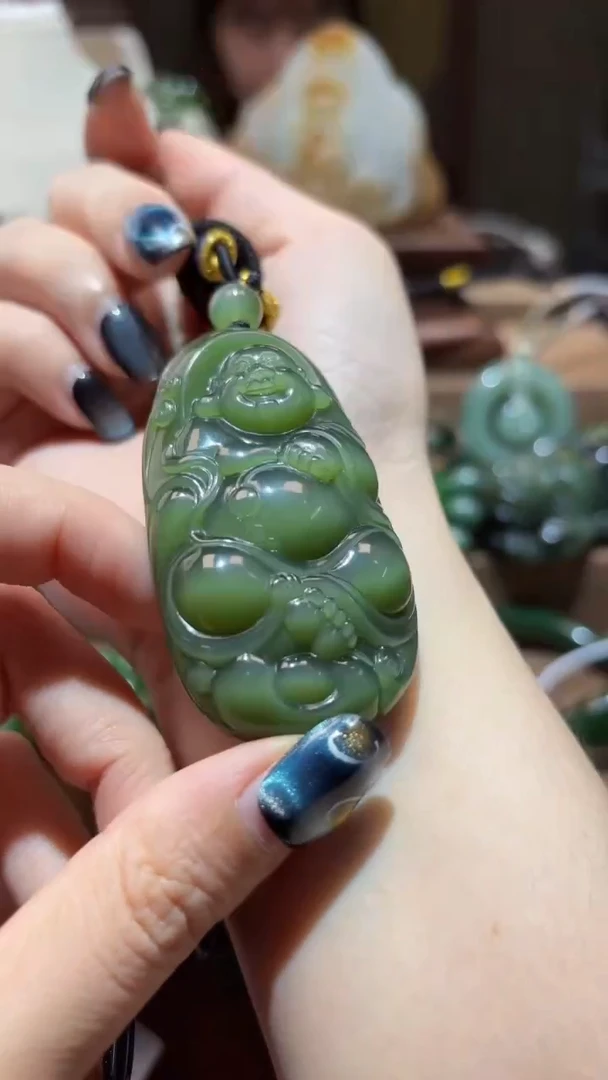 颈饰未镶嵌和田玉（碧玉）1