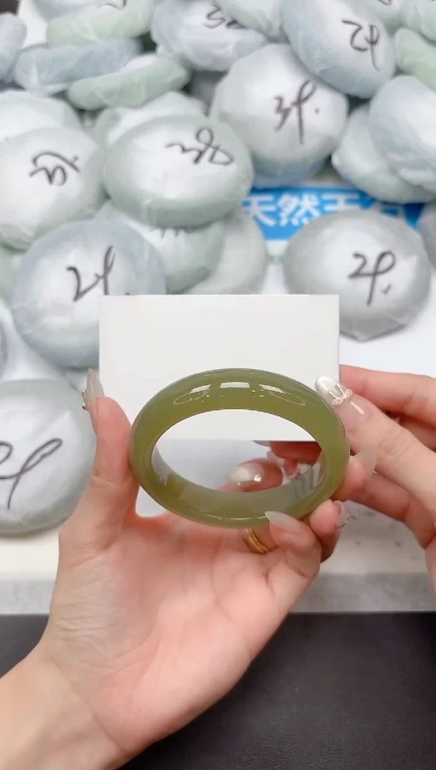 未镶嵌手镯石英质玉233-55.5