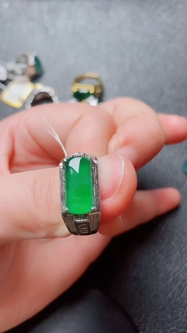 翡翠戒指银S925镶嵌1111