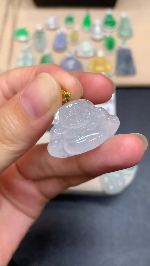 颈饰18K金镶嵌翡翠佛公【无服务费