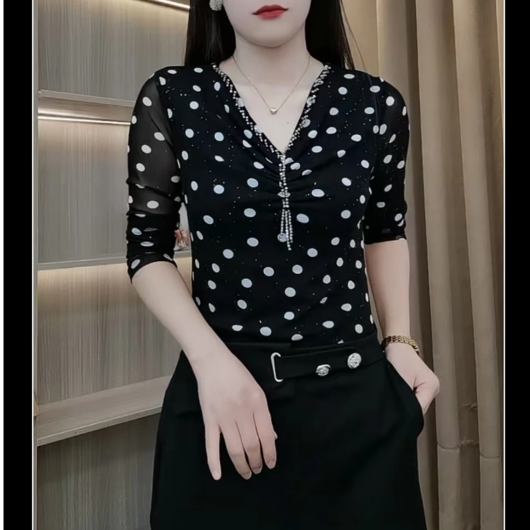 2025--秋冬时尚长袖V领百搭气质显瘦打底小衫上衣洋气衣服女Q88