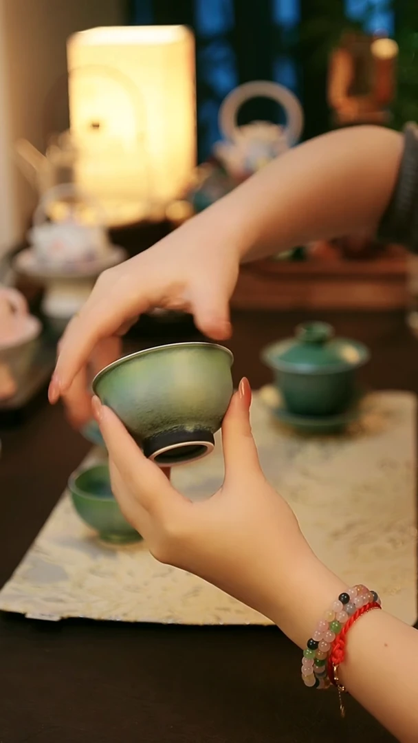 陶瓷茶具楚门窑变铜绿压手杯