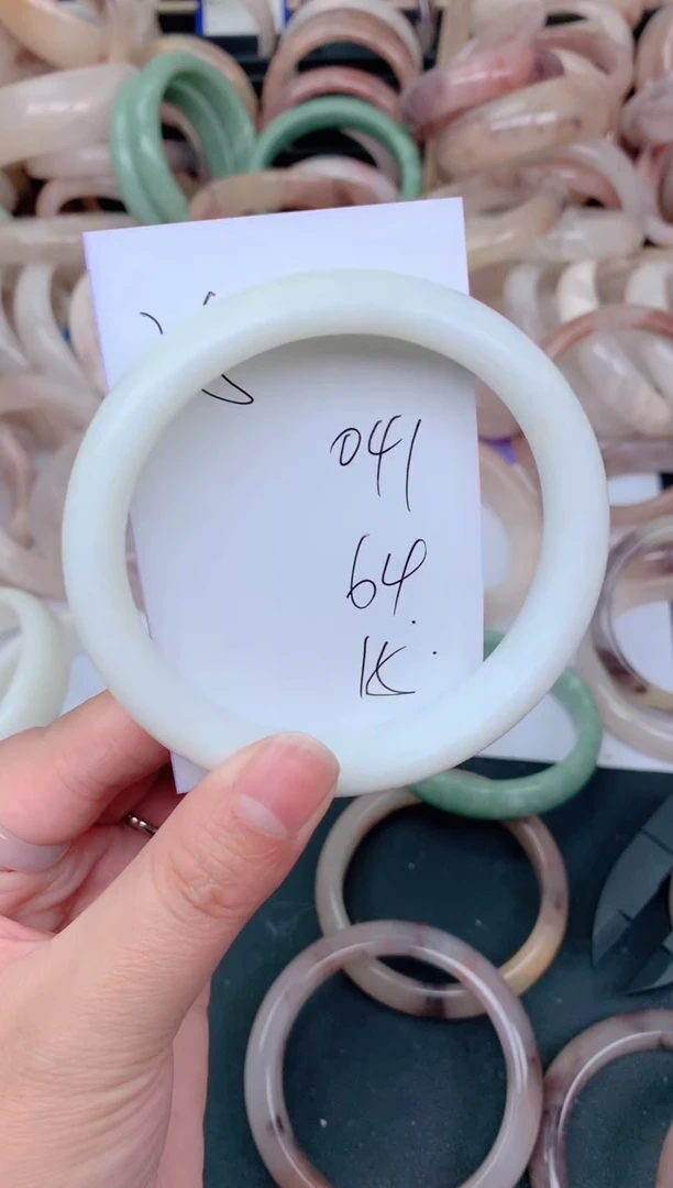 未镶嵌手镯石英质玉041