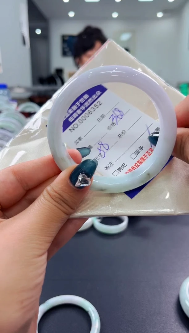 翡翠手镯未镶嵌天然缅甸A货翡翠