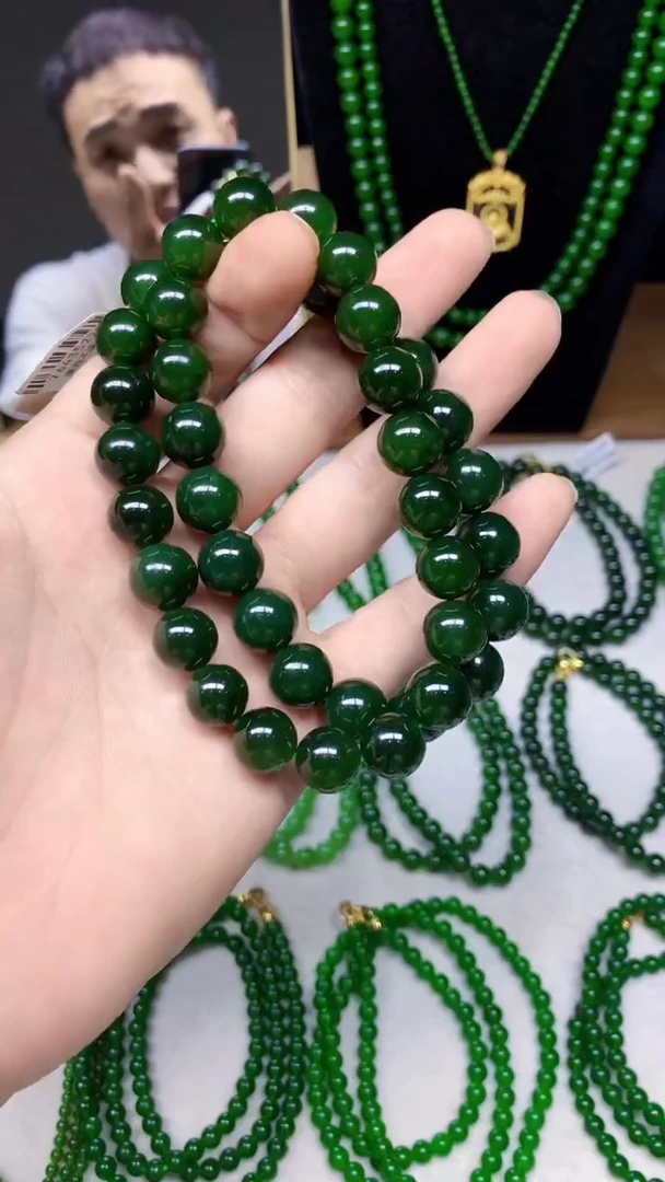 项链未镶嵌和田玉（碧玉）俄碧卡12的菠菜绿