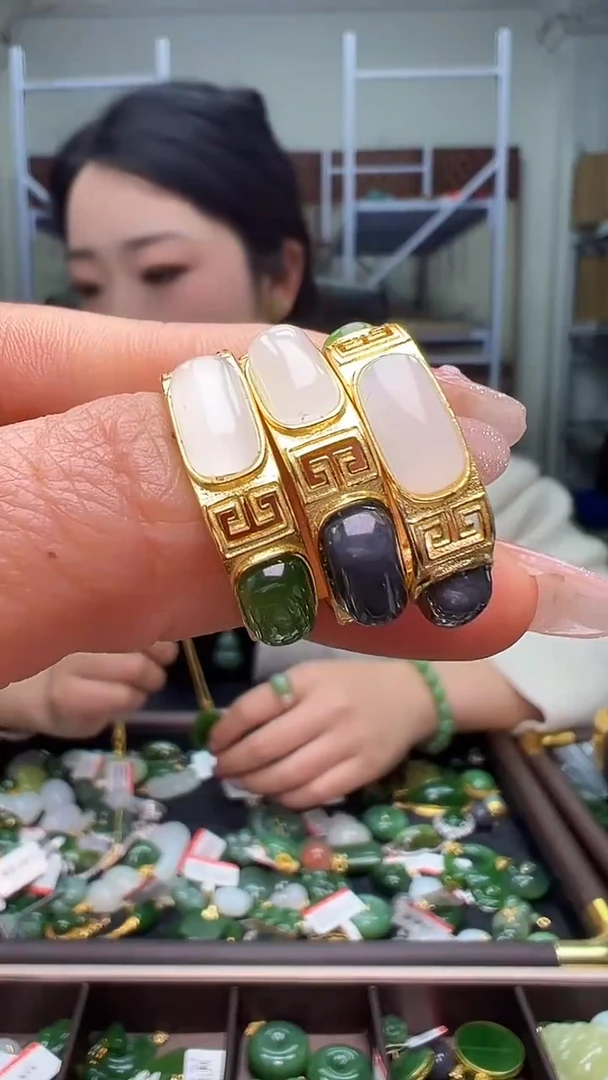 颈饰银S925镶嵌和田玉（多样性发货.发其一)1.03.98