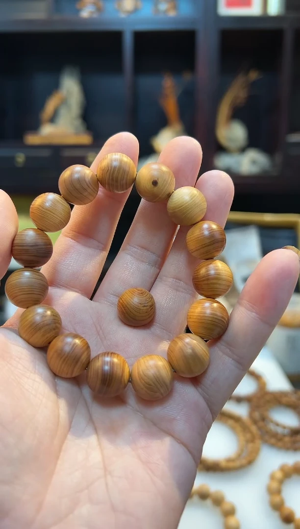 崖柏飞****815微瑕黑油圆珠只有手套盘玩袋