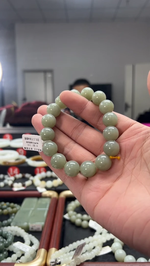 未镶嵌手链和田玉（糖玉）青白玉手串多样性发其一