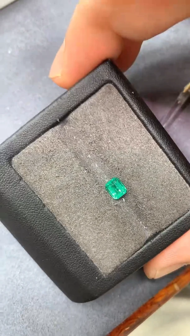 裸石祖母绿0.66ct 23