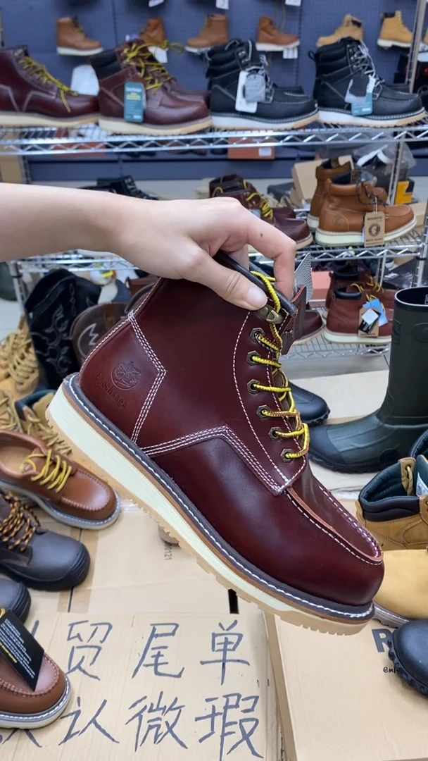牛皮43码，皮鞋码，红色875工装靴默认瑕疵