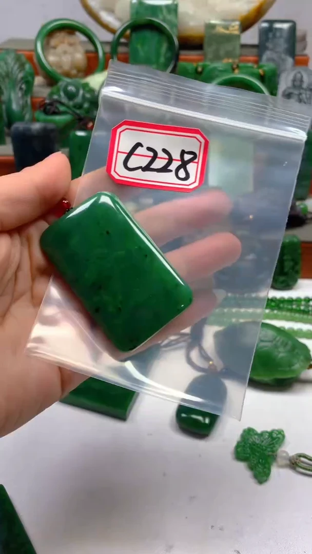 和田玉未镶嵌珠宝半成品1