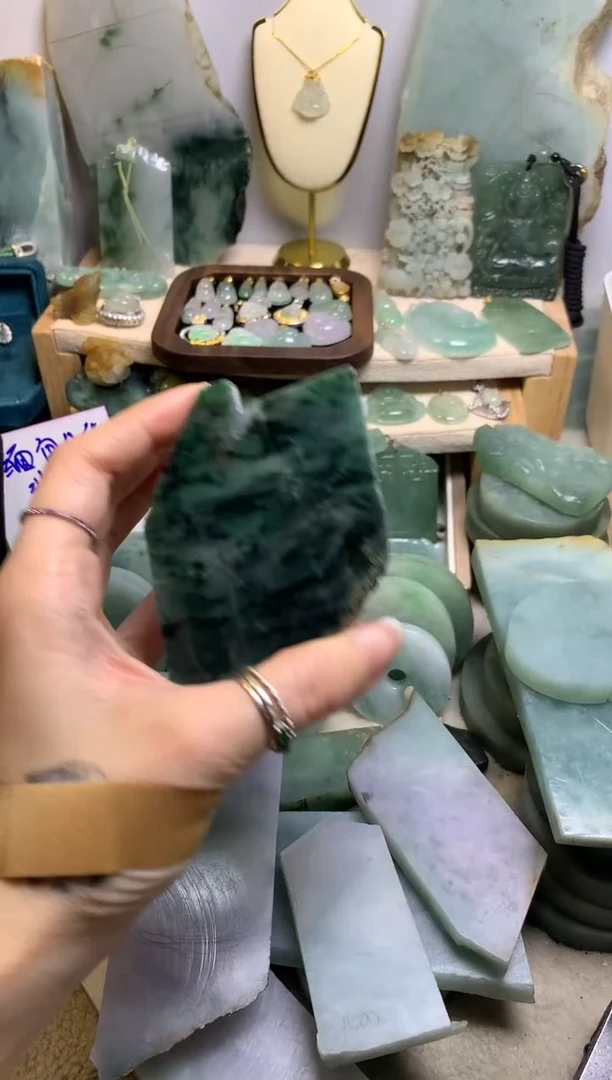 【闪购商品】翡翠挂件未镶嵌缅甸A货翡翠，没有运费险