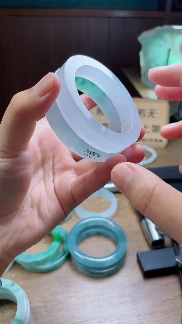 定制翡翠手镯未镶嵌定制