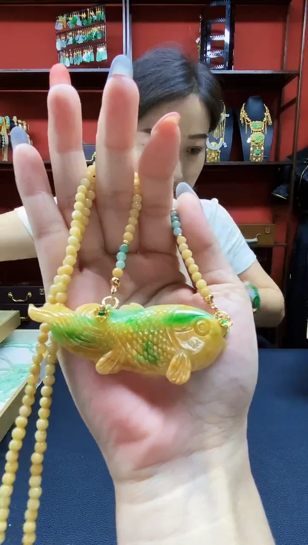 颈饰未镶嵌翡翠刘*瑶翡翠吊坠