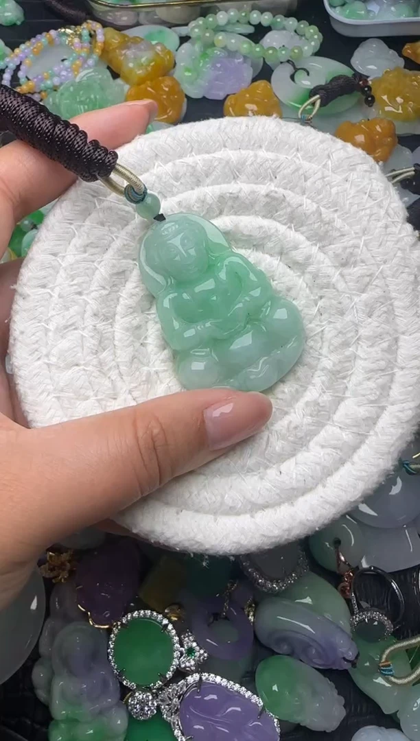 颈饰未镶嵌翡翠缅甸翡翠吊坠