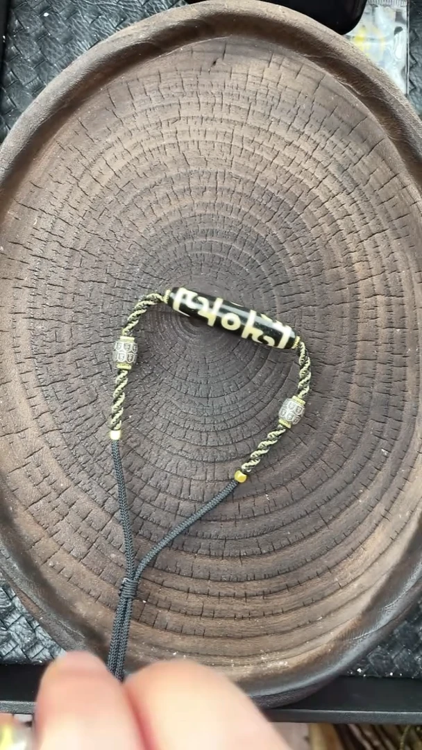 未镶嵌颈饰玛瑙/玉髓莲十三