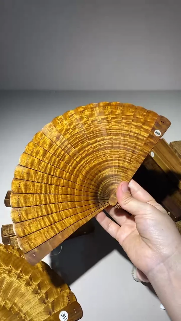 金丝楠媛*?16cm金丝楠木小叶桢楠扇826