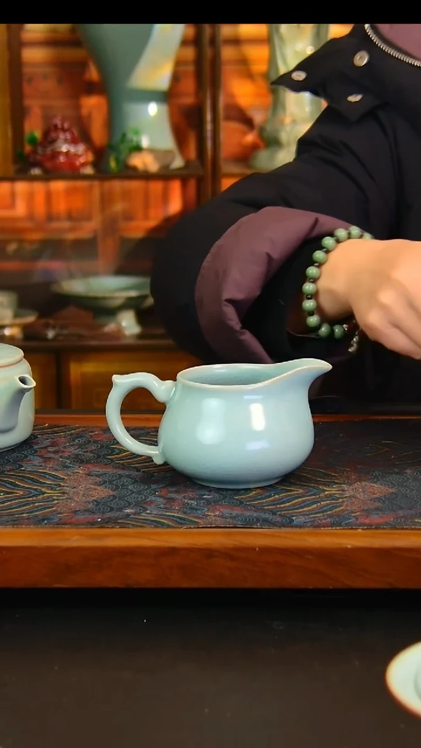 瓷片支钉烧仿古釉公道杯，全品