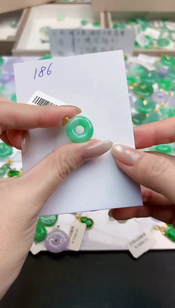 颈饰18K金镶嵌翡翠天然缅甸A货翡翠