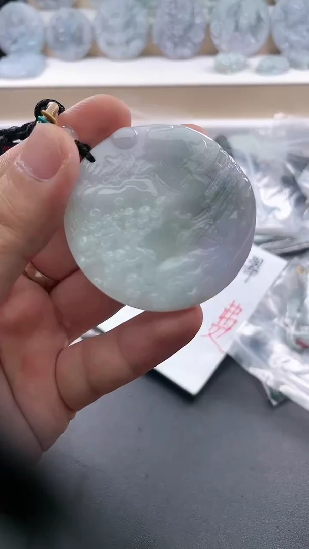 翡翠未镶嵌颈饰..../6/6/ 46