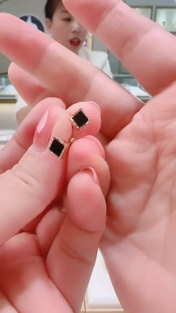 【闪购商品】玛瑙/玉髓耳饰18K金镶嵌耳饰