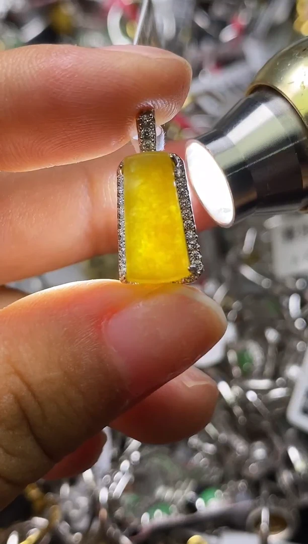 银S925镶嵌戒指翡翠百内无证书