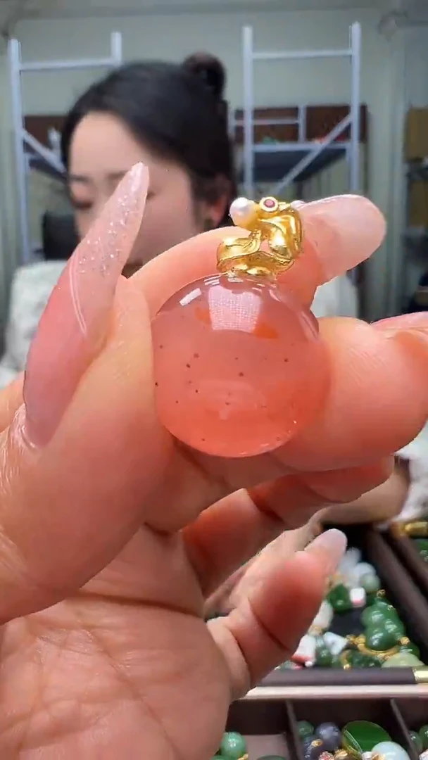 未镶嵌颈饰玛瑙/玉髓（多样性发货.发其一)12.28.76