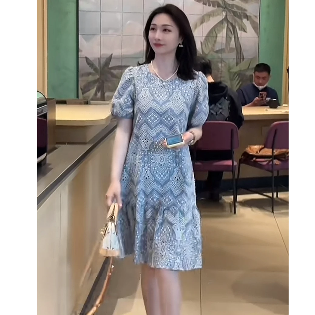 2025夏季新款高级感镂空刺绣连衣裙女法式时尚减龄显瘦茶歇A字裙