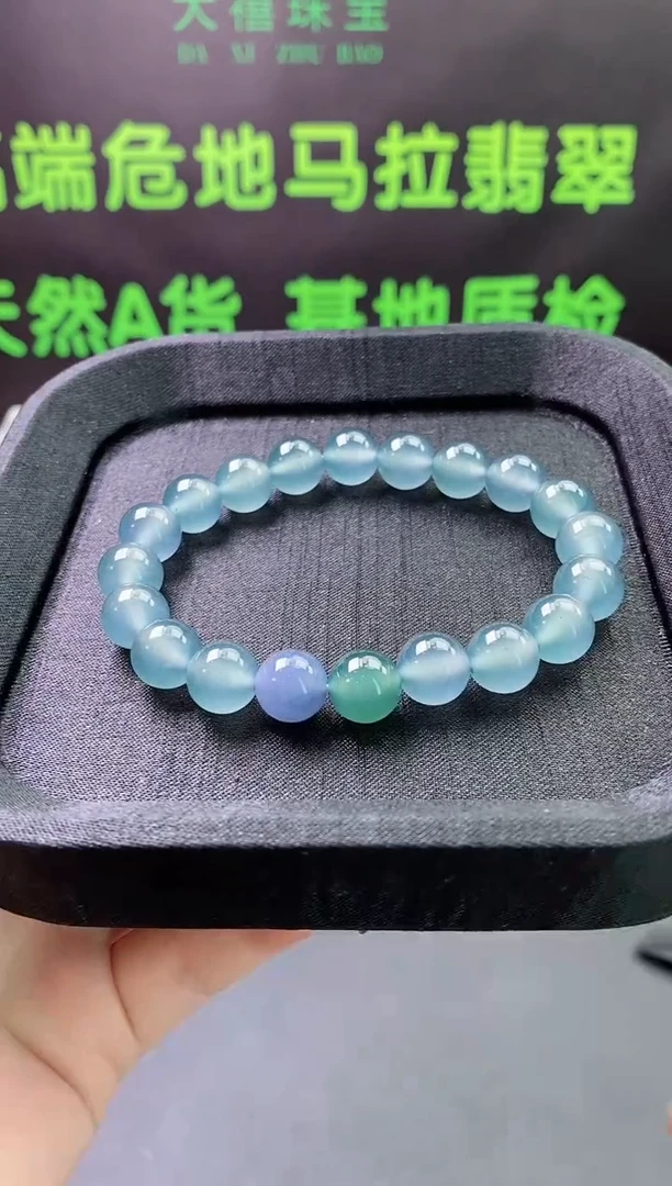 翡翠未镶嵌颈饰玉*1019892380
