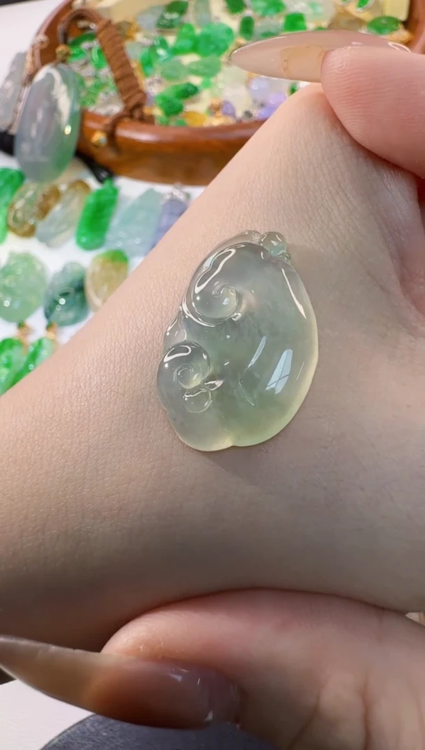 翡翠未镶嵌吊坠(不含链)缅甸A货翡翠