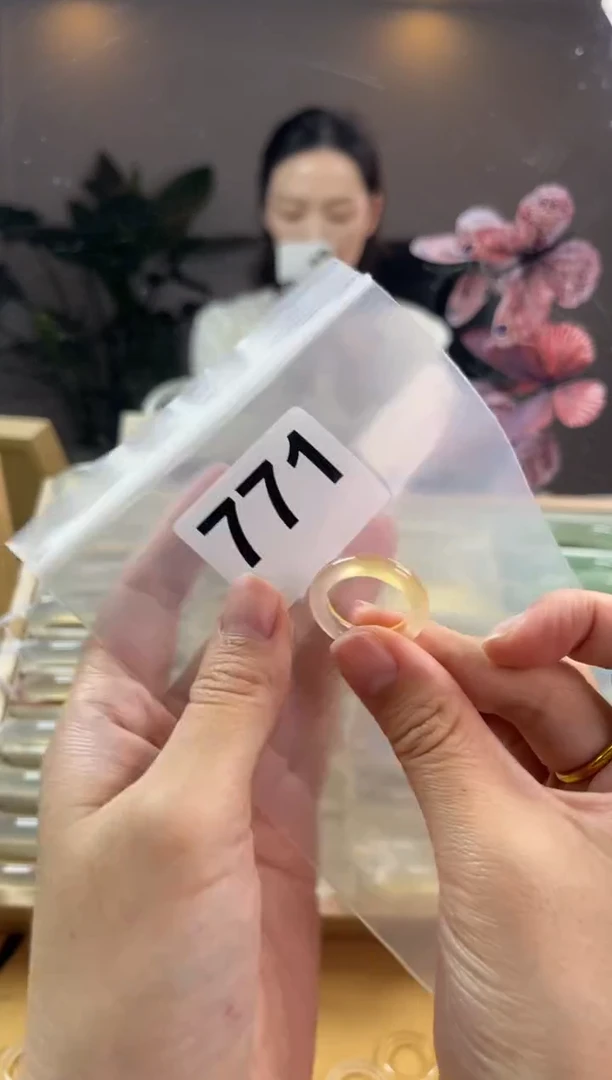 玛瑙/玉髓手镯未镶嵌771