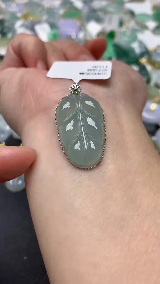颈饰18K金镶嵌翡翠天然缅甸A货翡翠