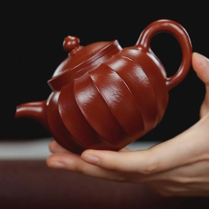 【東言】 馨香 筋纹 大红袍 220cc 侯峰手制（HF00270）